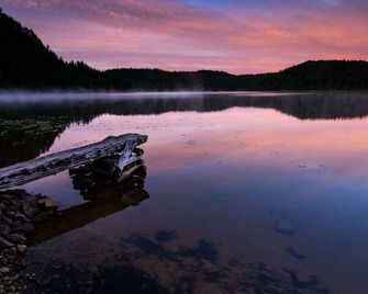 Backcountry Cabin: Hike & Paddle in to Paradise! - Thessalon