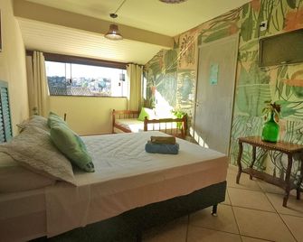 Chamos Hostel Cultural - אראיאל דו קאבו - חדר שינה