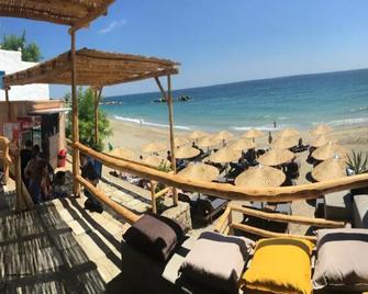 Antigoni Studios - Skýros - Pláž