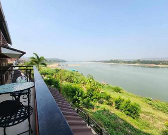 Suksomboonhotel - Chiang Khan - Balcony