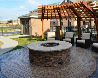 Staybridge Suites Bowling Green - Bowling Green - Patio