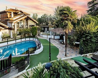 Hotel Cortijo Landete - Ogíjares - Piscina