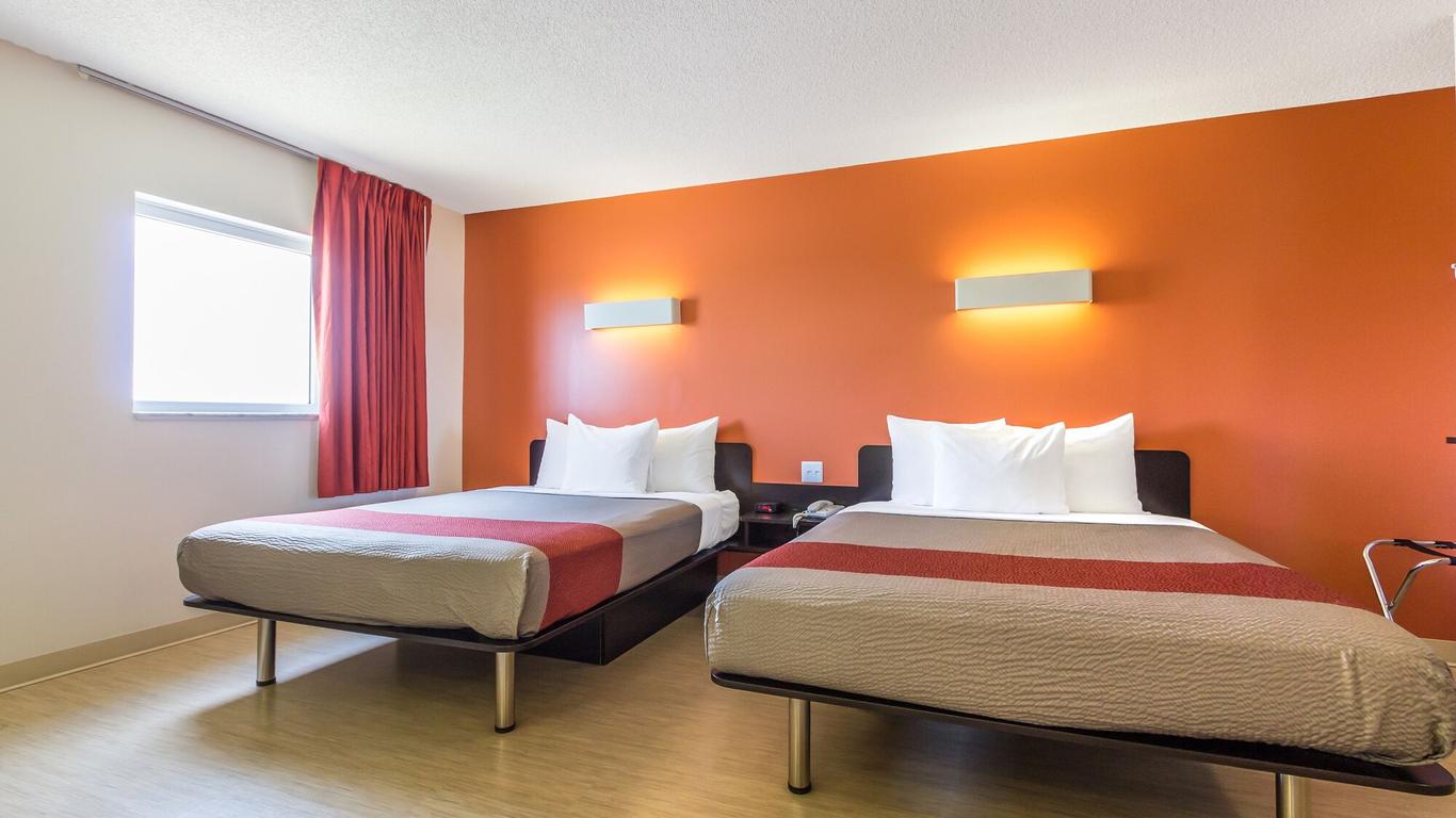 Motel 6 Kingston On