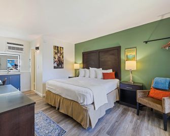 Castlewood Inn - Maggie Valley