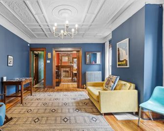 Historic & Spacious 3 Bedroom Family Gem on Peaceful Street - Buffalo - Living room