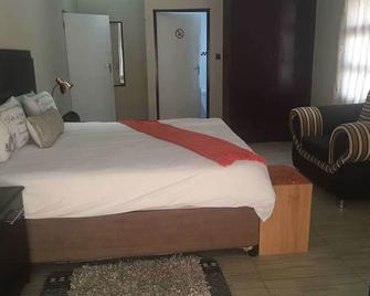 Eagle Suites Guest House - Ghanzi - Habitación