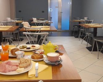 호텔 체레토 - 부스카 - 레스토랑