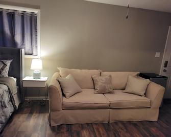 The Sweet Suite Of Decatur - Morrow - Living room
