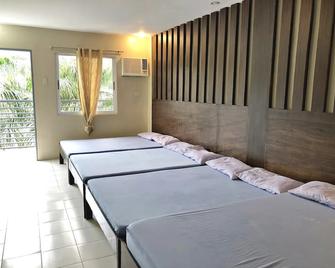 Summer Palace Hotspring Resort - Calamba - Bedroom