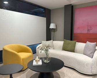 Beautiful, cozy, upscale APT next to Las Ramblas - Santa Tecla - Sala de estar