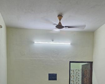Bavin Rooms - Kumbakonam - Bedroom