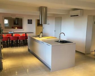 Fully renovated receptive cottage for 7 to 15 people in lush greenery - Eugenie-les-Bains - Cuisine