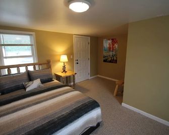 Mackinac Lake Trail Motel - Mackinaw City - Phòng ngủ