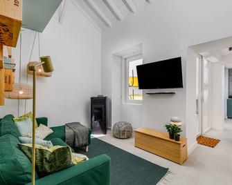 Avenca da Praia - Tiny House 4 Beach & Surf Lisbon Getaway - Parede - Salon