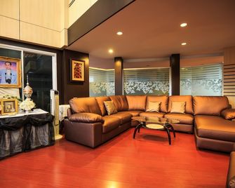 Kwanruen Resort - Nakhon Ratčasima - Obývací pokoj