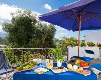 La Vignaredda - Residenza di Charme - Aggius - Balcón
