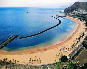 Hotel Adonis Plaza - Santa Cruz de Tenerife - Beach
