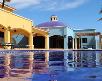 Luxurious Villa on Pacific Coast of Mexico Near Manzanillo and Barra de Navidad - Barra de Navidad - Pool