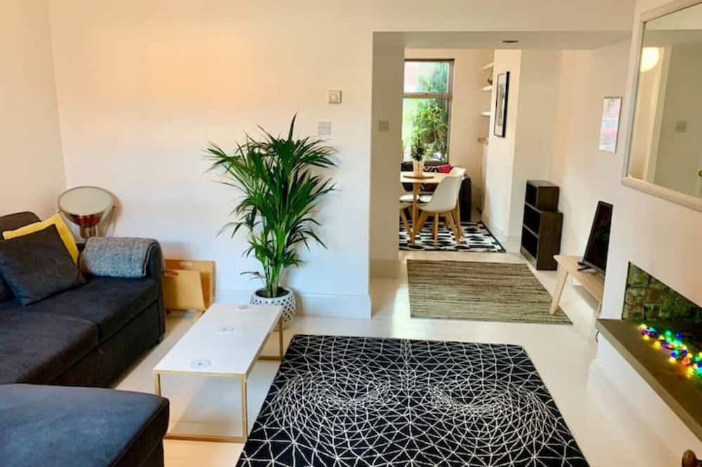 Stylish comfortable home with free parking - מנצ'סטר - סלון