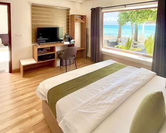 Comfy Cool Breeze by eMzaz - Dhiffushi - Camera da letto