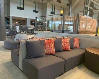 Holiday Inn Baton Rouge-South By IHG - Baton Rouge - Lounge