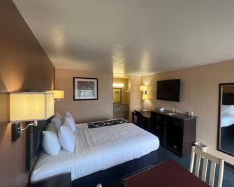 Antler's Inn Motel - Falfurrias