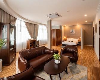 One Vientiane Hotel - Vientiane - Obývací pokoj