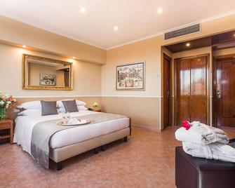 Raeli Hotel Lux - Rome - Bedroom