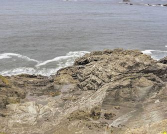 Brookings Vacation Rental Studio - Walk to Town! - Brookings