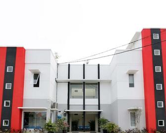 Airy Eco Syariah Padang Andalas Komplek Polamas A88 - Padang - Edificio