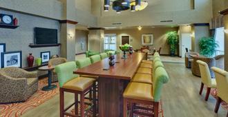 Hampton Inn & Suites Sacramento-Airport-Natomas - סקרמנטו - חדר אוכל