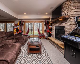 Maple Manor - McHenry - Sala