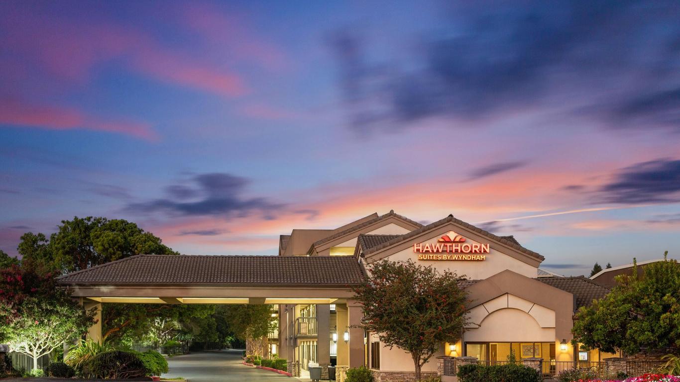 Hawthorn Suites by Wyndham Napa Valley