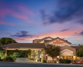 هوثورن سويتس باي ويندام نابا فالي - نابا - مبنى