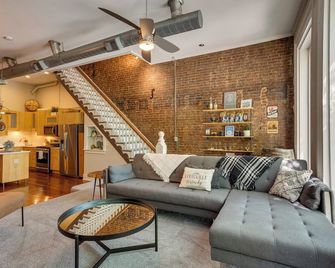 Kentucky Bourbon Loft about Downtown Louisville - Louisville - Wohnzimmer