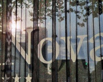 iNova - Zagreb - Front desk