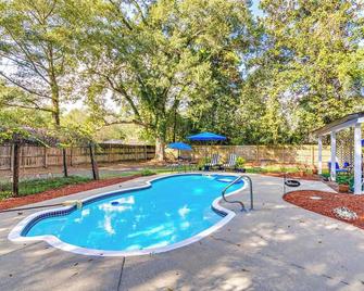 Cottage with private pool. - Saint George - Pool
