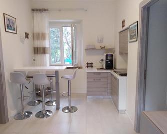 Santo's House - Vibo Valentia - Kuchyň