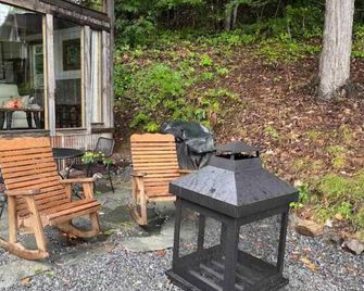 Mountaintop Glamping Cabin,Views! - Canton - Patio