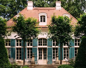 Villa Sorgenfrei und Restaurant Atelier Sanssouci - Radebeul - Gebäude
