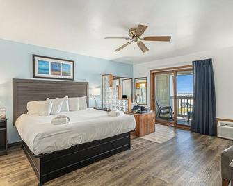 Snyder's Shoreline Inn - Ludington - Bedroom