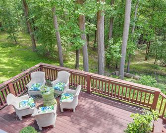 Quiet Getaway with Deck 18 Mi to Downtown Baltimore - Cockeysville - Balcony