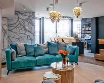 B&b Hotel Tomaszów Lubelski - Tomaszów Lubelski - Sala de estar