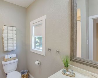 Charming Franklin Abode Near Sports Park & Fishing - Franklin - Bathroom
