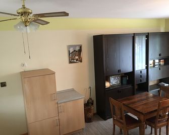 Non-smoking vacation apartment, in the beautiful wine district of Kitzingen - Prichsenstadt - Restaurant