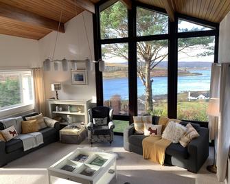 Loch Eyre House - Portree - Living room