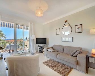 Immogroom - Close Beaches- Beautiful Terrace - Seaview - Congressbeaches - كان - غرفة معيشة