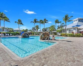 Mimosa At Greenlinks - 2+den Golf Course View Condo - Naples - Pool
