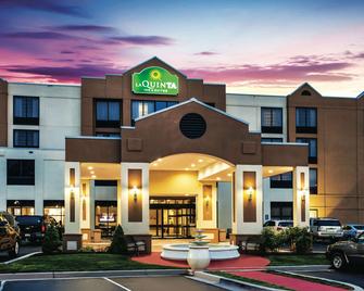 La Quinta Inn & Suites by Wyndham Newark - Elkton - Elkton - Budova