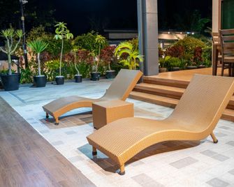 The S Residence - Majayjay - Piscina
